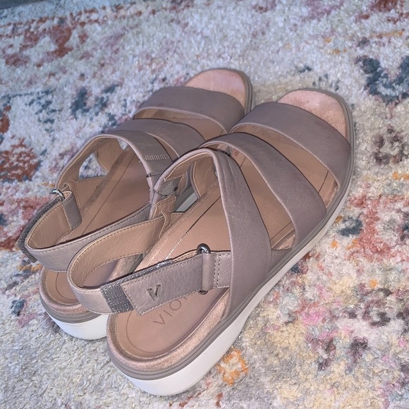 Vionic Orthopedic Keomi Tan Leather Multi-Strap Sling Back Sandals Size 7 Used - Picture 7 of 7